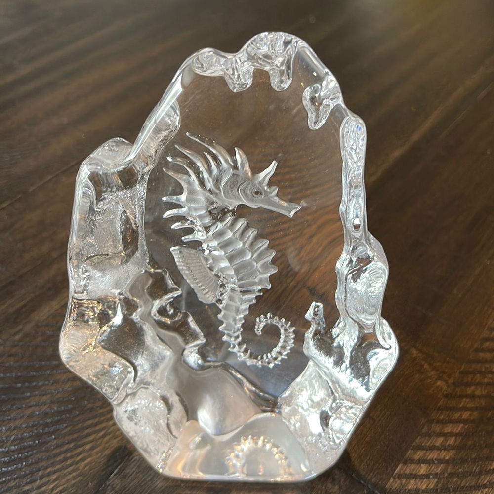 Mats Jonasson Crystal Seahorse Sculpture 6” tall 4” wide